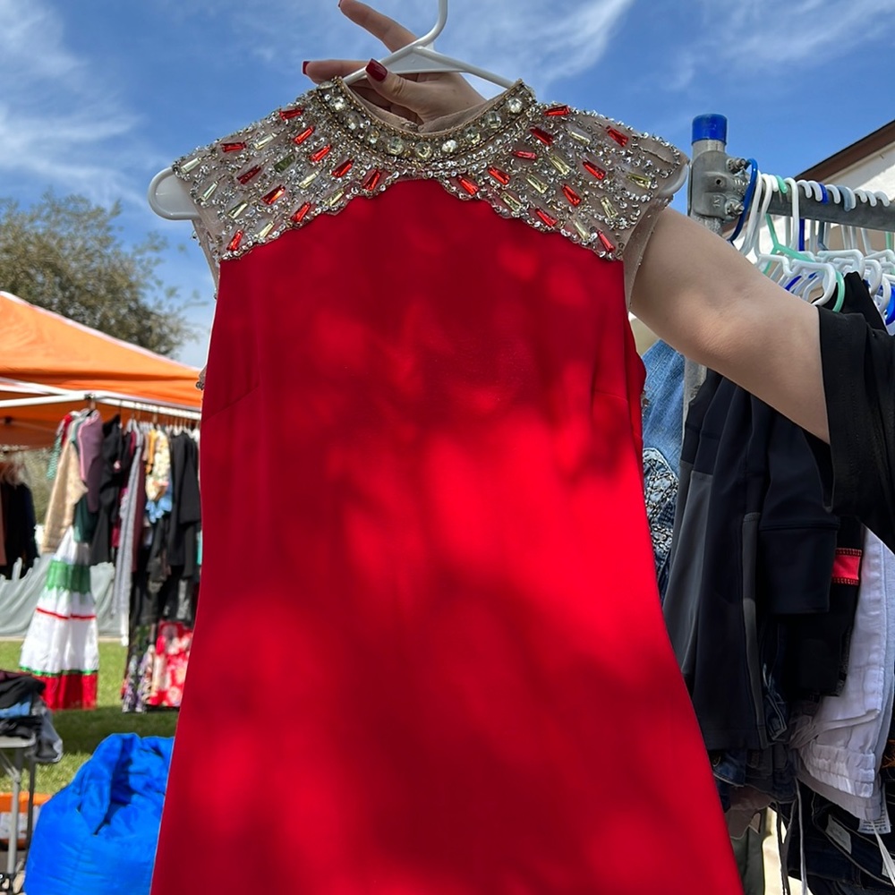 Nice beautiful dress worn one time!! Size 4